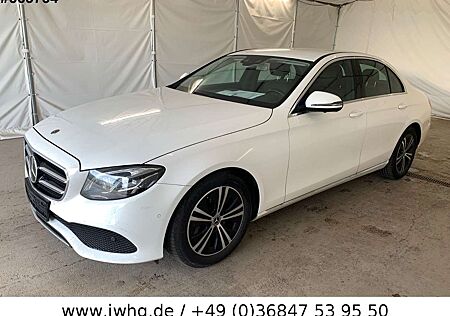 Mercedes-Benz E 220 E220 Avantgarde Widescreen Voll-Leder 360K Distr