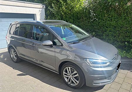 VW Touran Volkswagen 1.4 TSI DSG SOUND, 7-Sitze, STHZ, AHK