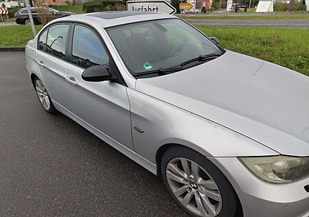 BMW 320i 320