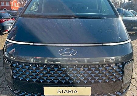 Hyundai Staria 2.2 CRDi Signature 4WD Autom. 7-Sitzer