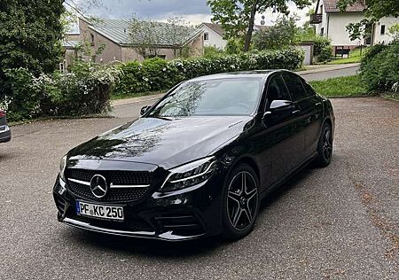 Mercedes-Benz C 180 9-G Amg line Night Paket