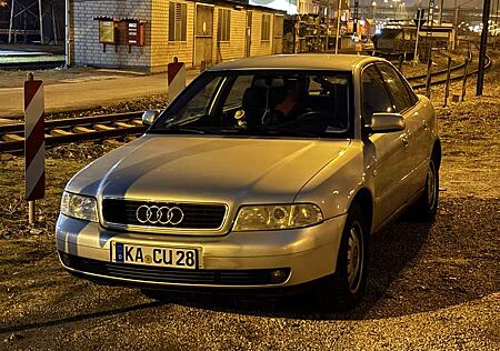 Audi A4 1.6