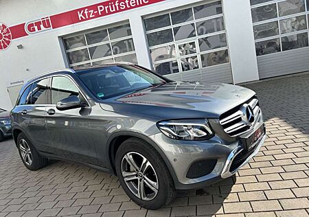Mercedes-Benz GLC 350 d 4Matic/AMG-Line/Standh/Panorama/1.Hand
