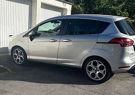 Ford B-Max Titanium