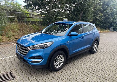 Hyundai Tucson blue 1.6 GDi 2WD Navi