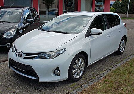 Toyota Auris Cool