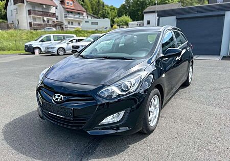 Hyundai i30 cw 1.4 2.HAND/AHK/KLIMA/TÜV + SERVICE NEU