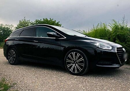 Hyundai i40 Kombi blue 1.7 CRDi DCT Premium