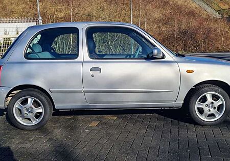 Nissan Micra 1.4 Fresh/1. Hand/ alles NEU / Klima / EFH