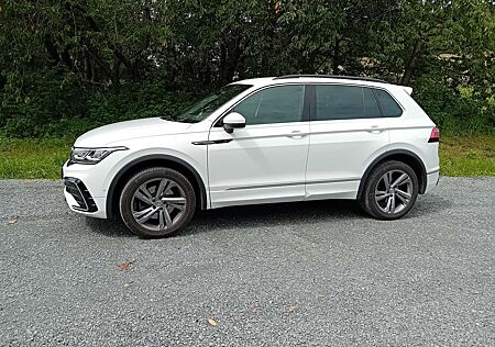 VW Tiguan Volkswagen 2.0 TDI SCR 4MOTION DSG R-Line