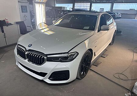 BMW 545 e xDRIVE LIMOUSINE M SPORT SHADOW 19/eGSD/H&K