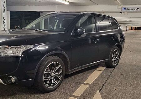 Mitsubishi Outlander Diesel 2.2 DI-D 4WD Automatik Instyle