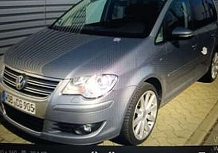 VW Touran Volkswagen R-Line Edition, Automatik, Navi, Standheizung,