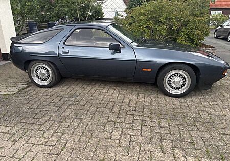 Porsche 928 S