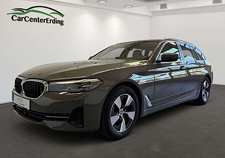 BMW 520 dT xDrive*LED*ACC*Leder*Kamera*AHK*StandHeiz*
