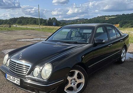 Mercedes-Benz E 200 D