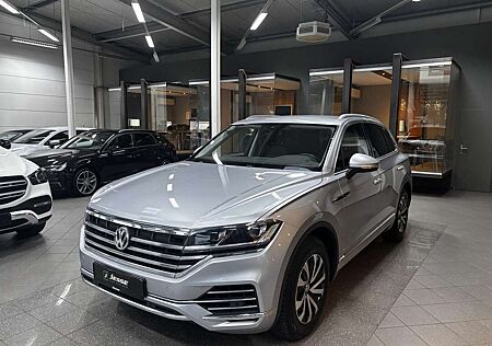 VW Touareg Volkswagen 3.0 V6 TDI Elegance LED Virtual Temp SHZ