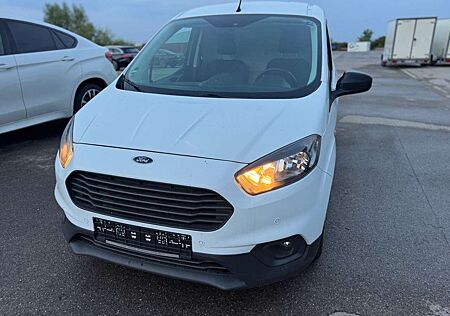 Ford Transit Courier Klima Navi PDC Kamera