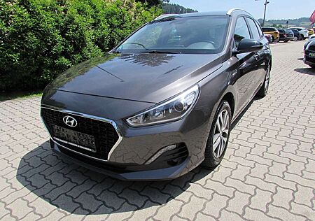 Hyundai i30 Kombi 1.6 CRDI YES! 'Navi/SHZ/AHK'