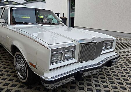 Chrysler New Yorker Fifth Avenue. HU neu!