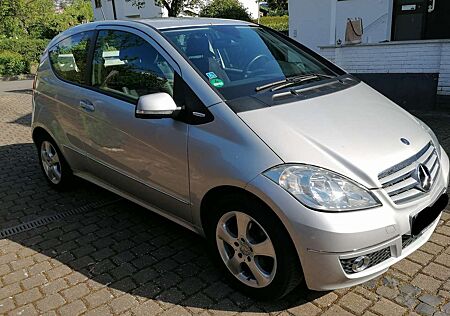 Mercedes-Benz A 170 A-Kl. 3-T. Avantgarde behindertengerecht umgebaut