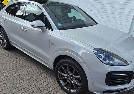 Porsche Cayenne E-Hybrid Coupe