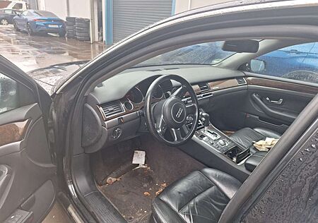 Audi A8 4.2 quattro Langversion