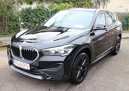 BMW X1 sDrive18i Autom/Sport/Navi/Klima/PDC/SHZ/Alu18