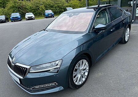 Skoda Superb 2,0TDi Ambition Keyless DCC Columb. Lim.