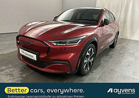 Ford Mustang Mach-E AWD Geschlossen, 5-türig, Direktantrieb, 1-Gang