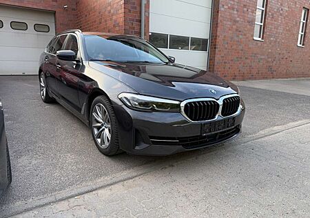 BMW 520 d Virtual Cockpit, LED , Leder
