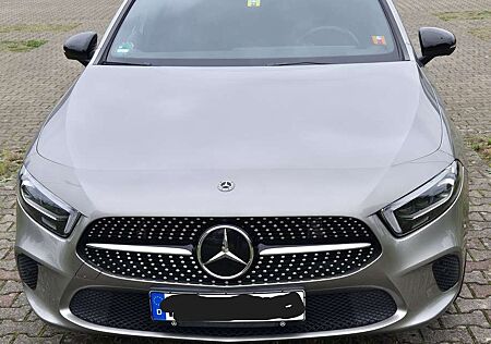 Mercedes-Benz A 250 360°-Kamera +Panoramadach+AHK+HUD+AR