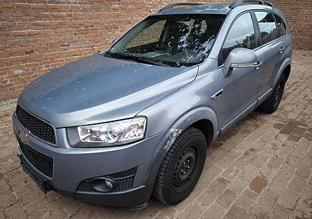 Chevrolet Captiva 2.4 LT 2WD 2.4i MKL leuchtet gelb 7Sitze