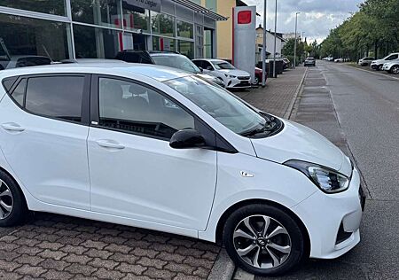 Hyundai i10 1.2 YES! Plus/1 Hand/ Tüv neu/ NR/29