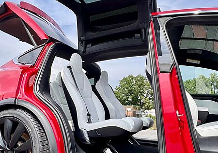 Tesla Model X Ludicrous Performance Raven