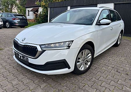 Skoda Octavia Combi 2.0 TDI*ACC*LaneA*Virtual*LED*Kam.