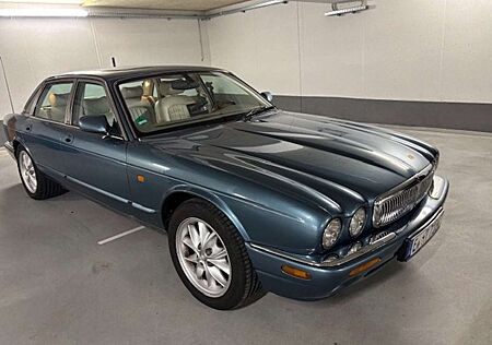 Jaguar XJ40 Sovereing