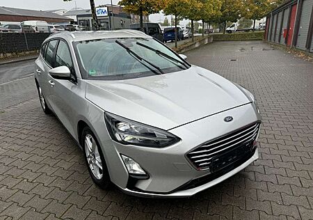 Ford Focus cool/1. Hand/1 Jahr Garantie NAVI/TÜV Neu 88 kW...