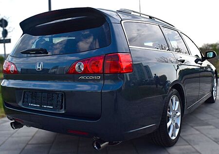 Honda Accord Tourer 2.4 Executive,Navi,Leder,SD,190 PS