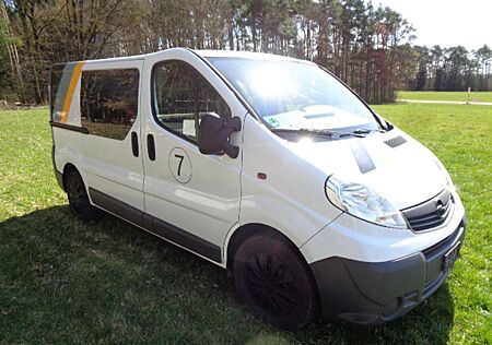 Opel Vivaro Mixto, Trennwand, 6 Sitze, 123 tkm, Flügeltüren, Lkw Zulassung