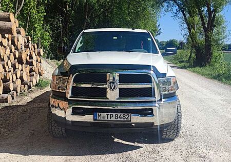 Dodge RAM 2500 6,4 35000€
