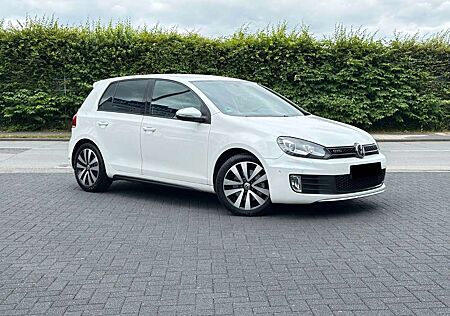 VW Golf Volkswagen 2.0 GTD KeyGo-Navi-BiXenon-PDC-SHZ-2.Hand-