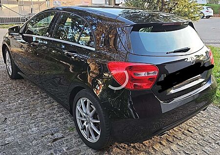 Mercedes-Benz A 180 7G-DCT 2Style