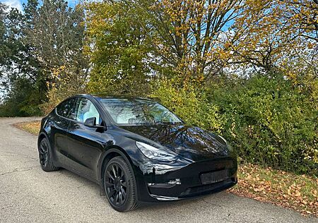 Tesla Model Y LR Dual AWD/CPO/black&innen:white/EAP/20"/Ga=06.29
