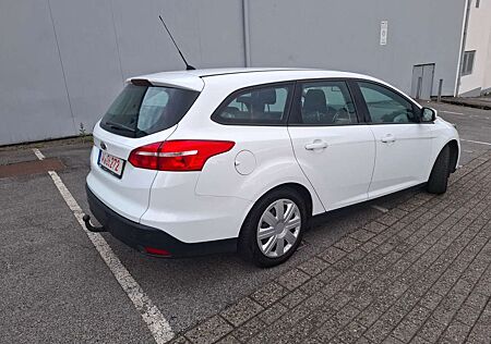 Ford Focus Turnier Business TÜV NEU. SCHECKHEFT