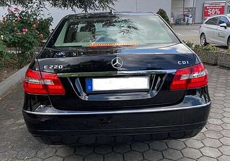 Mercedes-Benz E 220 CDI BlueEfficiency (212.002)
