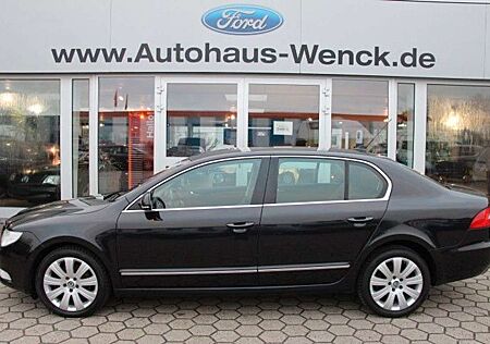 Skoda Superb Elegance*AUTOMATIK*AHK*ALCANTARA*NAVI