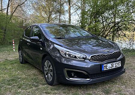 Kia Cee'd Ceed / 1.6 CRDi Edition 7