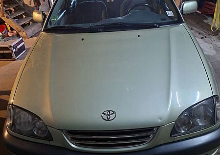 Toyota Avensis 2.0 linea sol