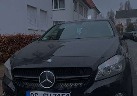 Mercedes-Benz A 180 CDI / d BlueEfficiency (176.012)